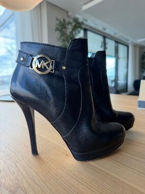 Michel lors booties